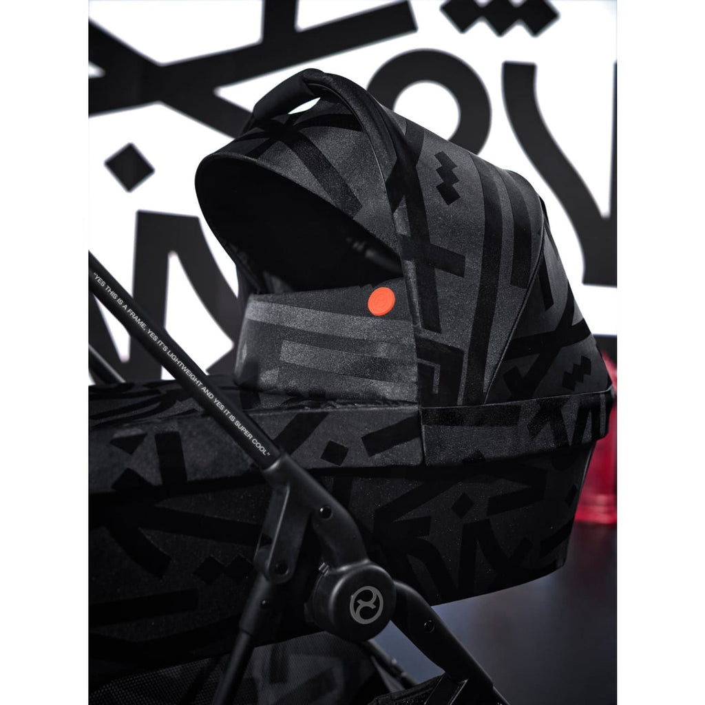 496228551